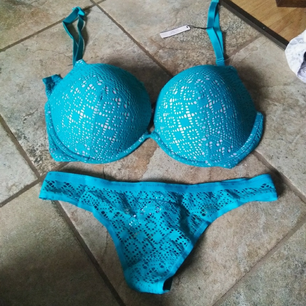 New Victoria's Secret bra and panties set